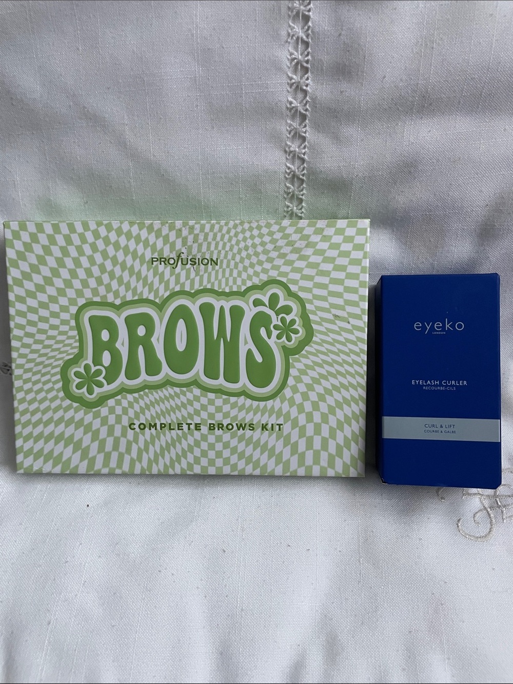 Profusion Cosmetics Complete Brows Kit & Eyelash Curler NEW